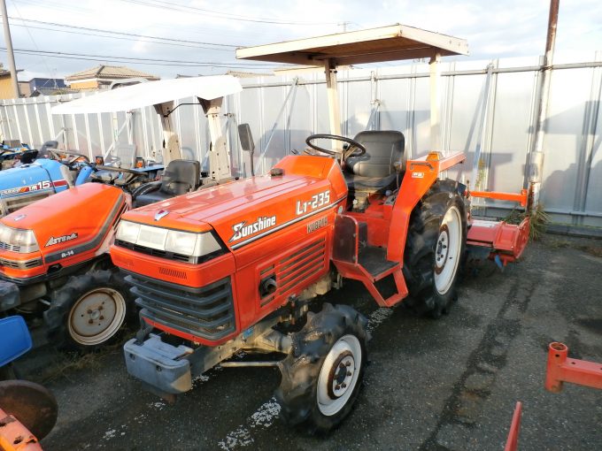 KUBOTA  L1-235DT