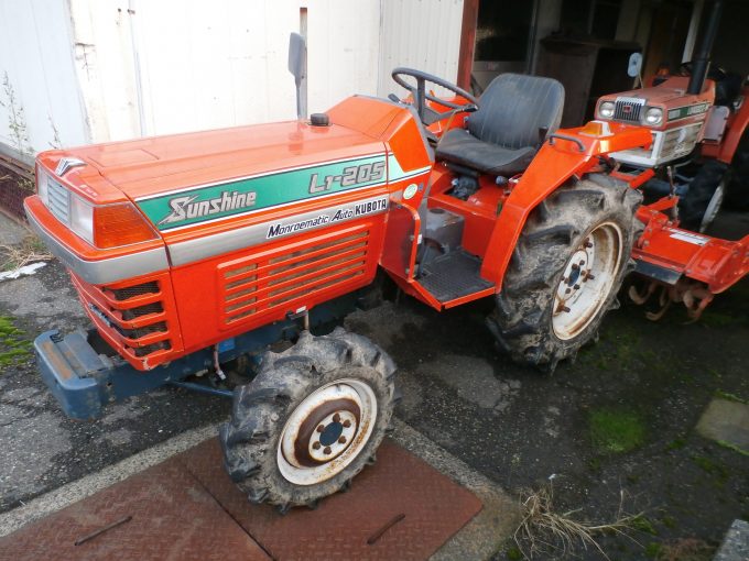 kUBOTA  L1-205DT